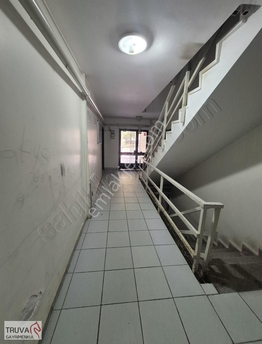 Yenişehir Mah Su 89 Sitesi 2+1 Ara Kat Satılık Daire