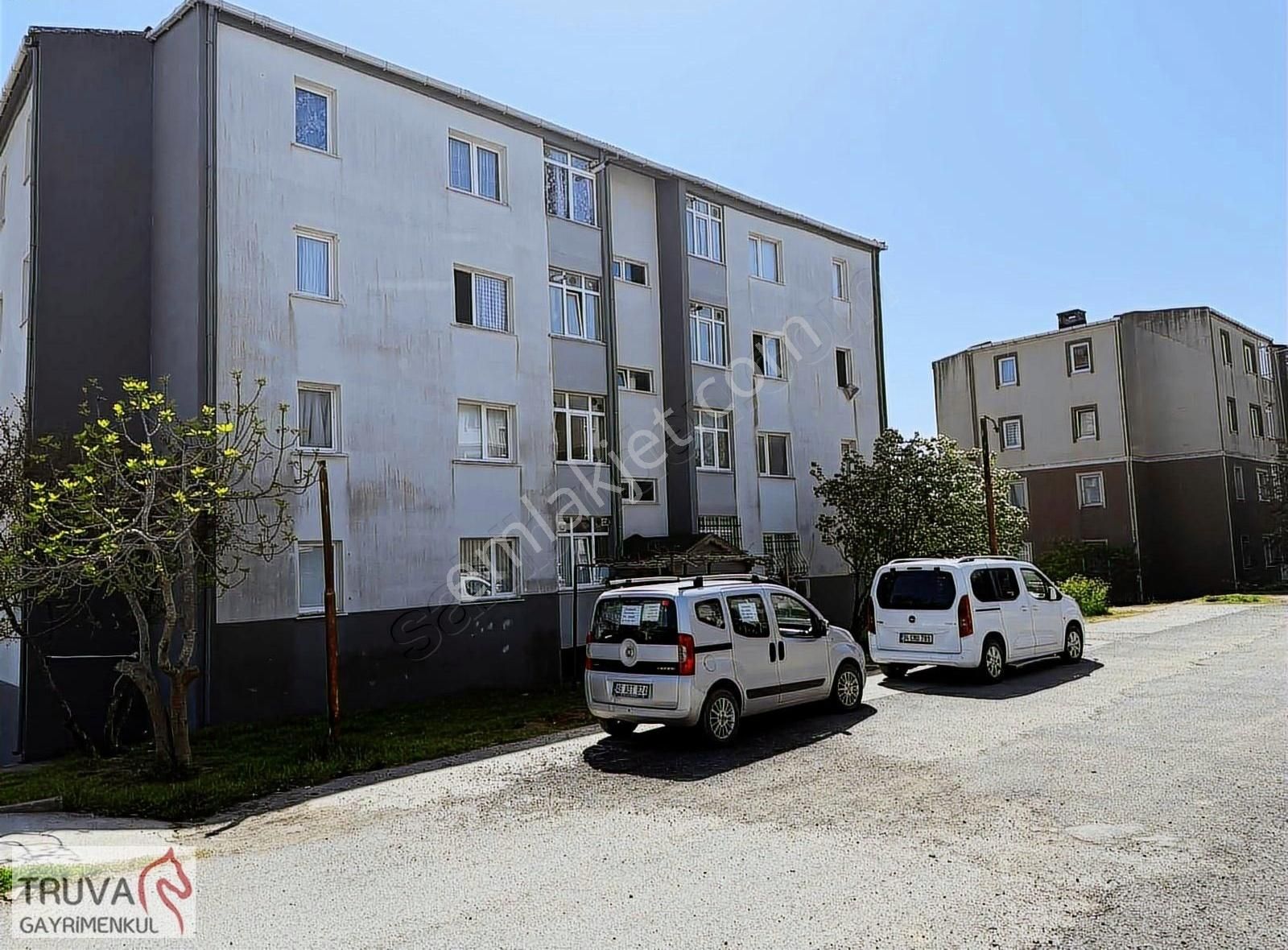Yenişehir Mah Göçmen Konutları 3997 Ada Yatırımlık 75 M2 2+1