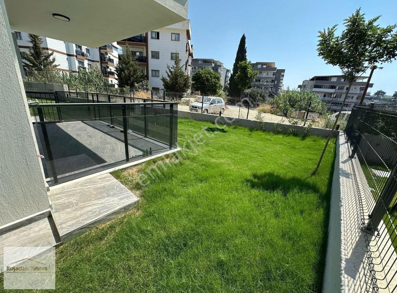 Kuşadası Merkezde Otogar Arkası Güvenlikli Bahçe Katı Boş 2+1 - Görsel 22