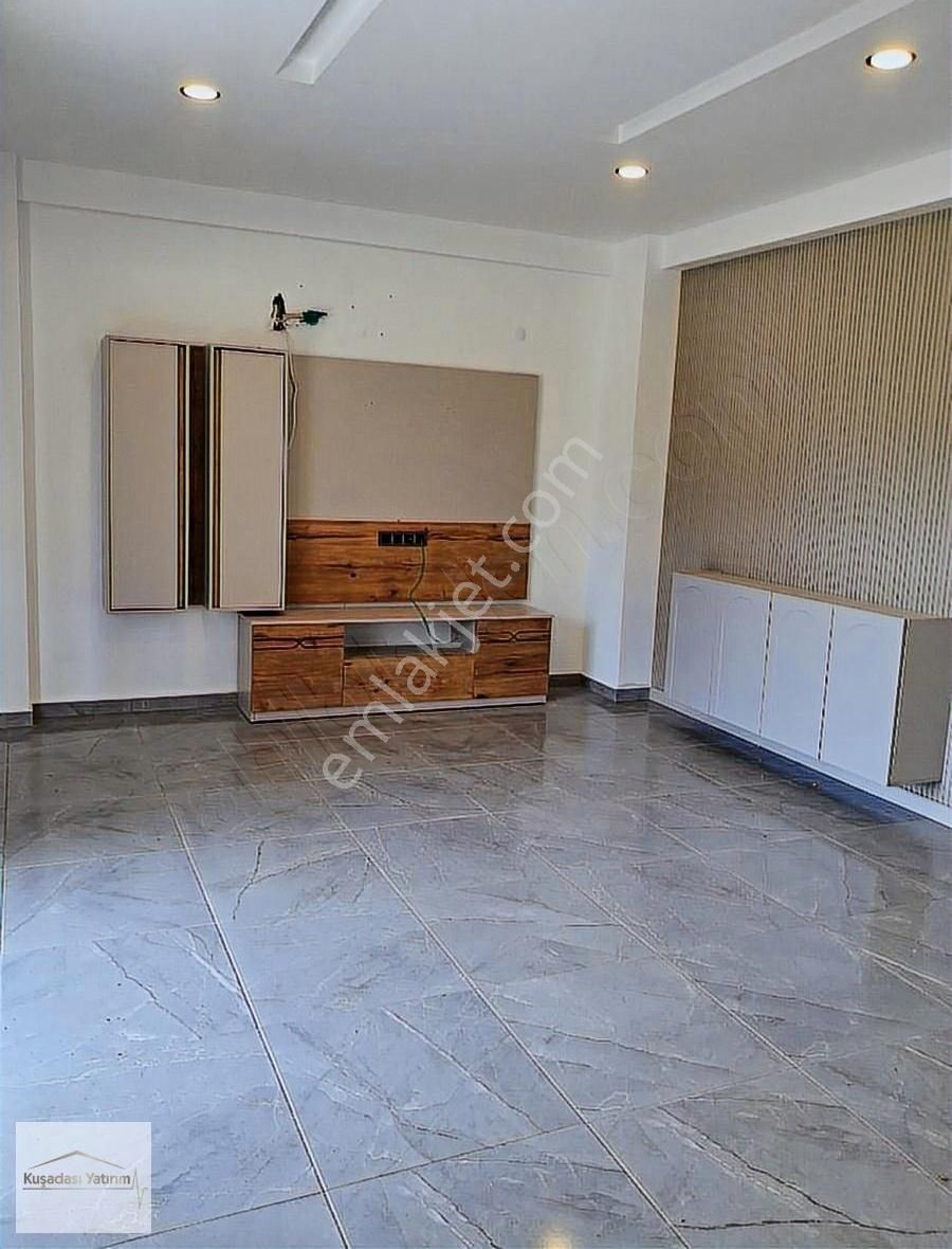 Kuşadası Merkezde Otogar Arkası Güvenlikli Bahçe Katı Boş 2+1 - Görsel 25