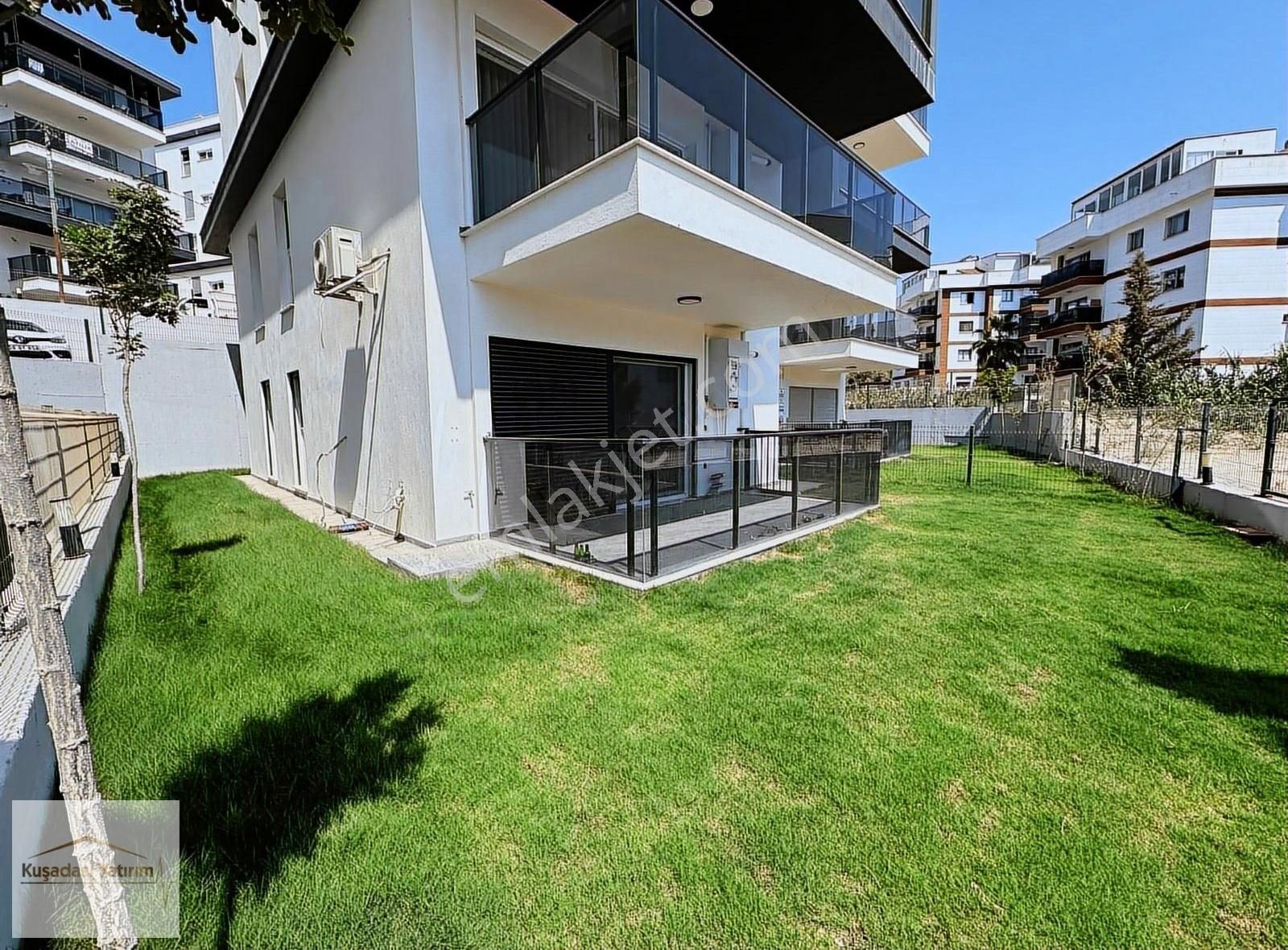 Kuşadası Merkezde Otogar Arkası Güvenlikli Bahçe Katı Boş 2+1 - Görsel 17