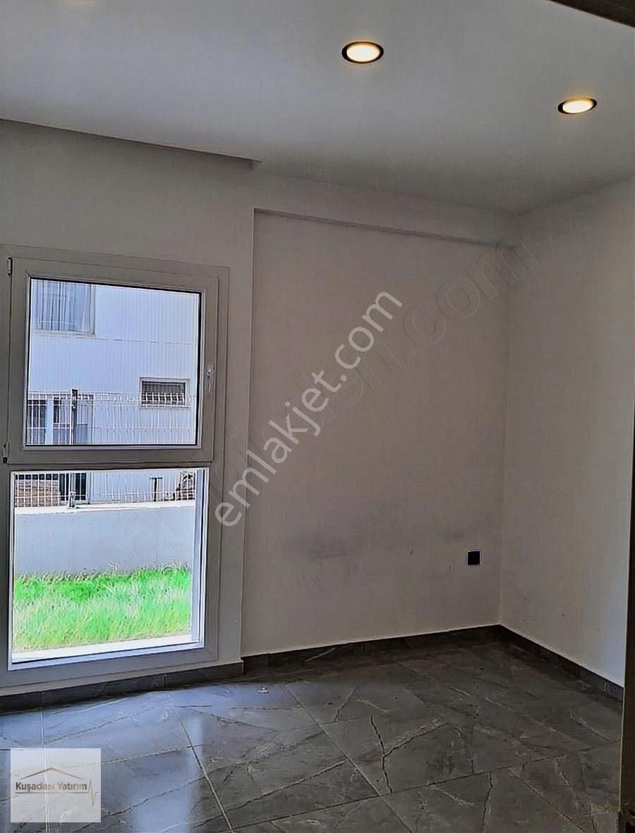 Kuşadası Merkezde Otogar Arkası Güvenlikli Bahçe Katı Boş 2+1 - Görsel 19