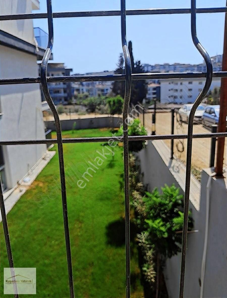 Kuşadası Merkezde Otogar Arkası Güvenlikli Bahçe Katı Boş 2+1 - Görsel 3
