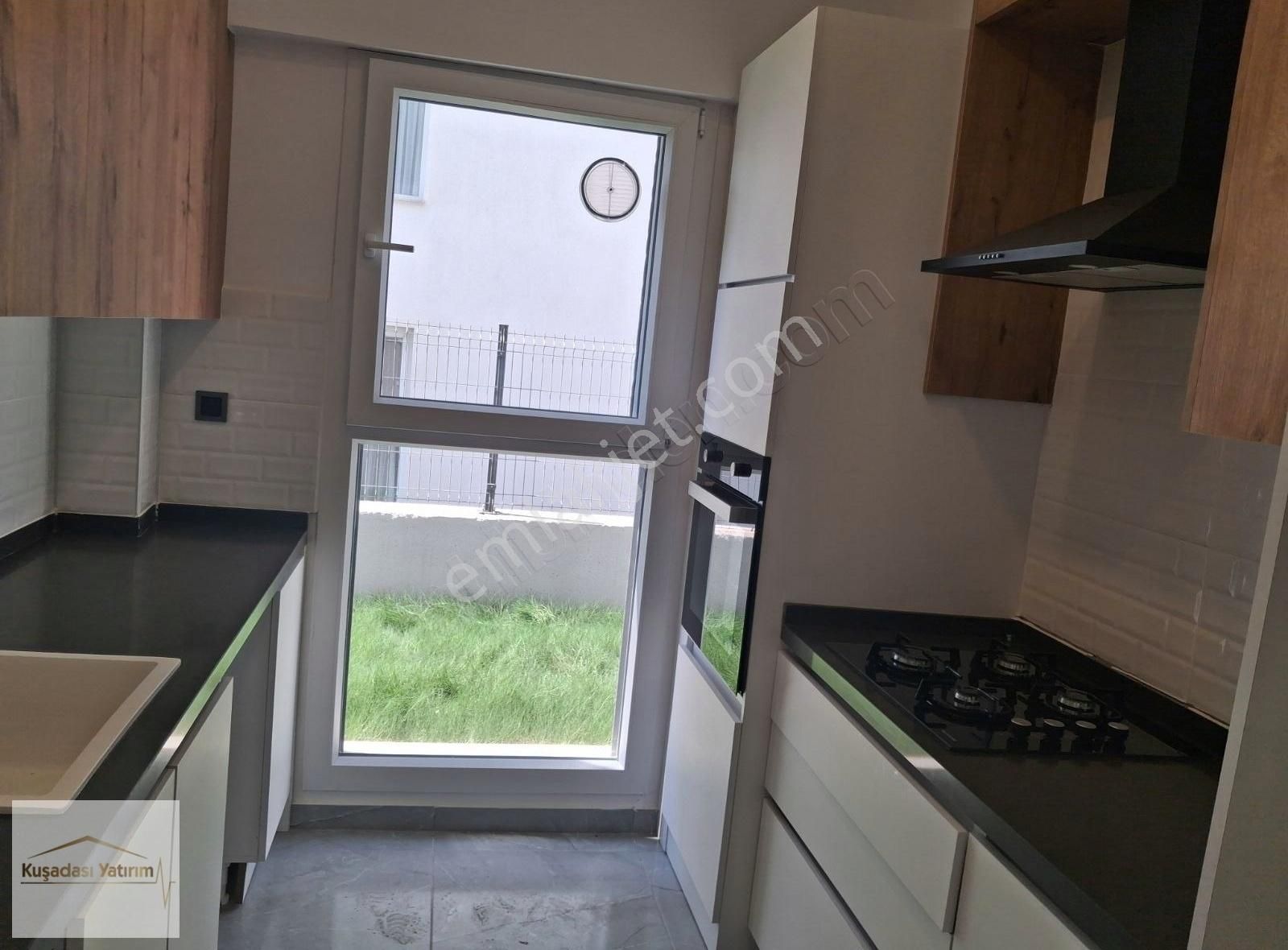 Kuşadası Merkezde Otogar Arkası Güvenlikli Bahçe Katı Boş 2+1 - Görsel 4