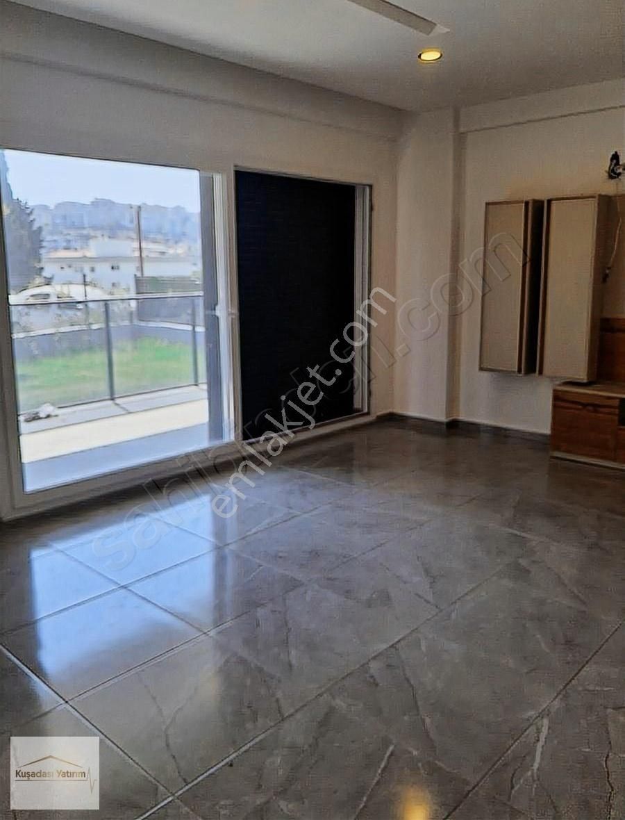 Kuşadası Merkezde Otogar Arkası Güvenlikli Bahçe Katı Boş 2+1 - Görsel 10