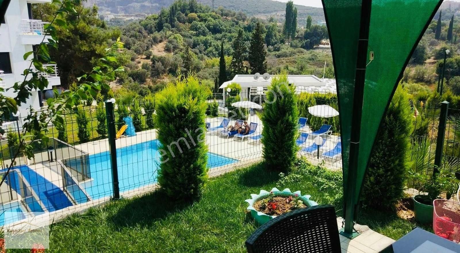 Kuşadasında Güvenlikli Havuzlu Sitede Bahçeli Eşyalı Geniş 2+1 - Görsel 23