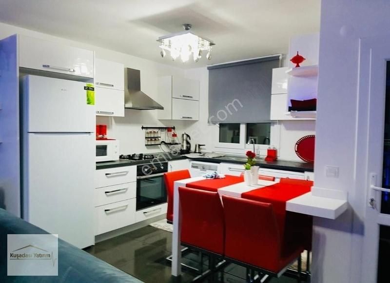 Kuşadasında Güvenlikli Havuzlu Sitede Bahçeli Eşyalı Geniş 2+1 - Görsel 6