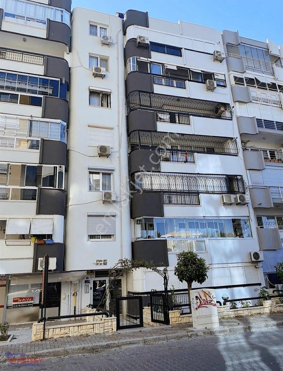 Bostanlı Gode Cengiz Parkı Yakını Asansörlü 3+1 Kiralık Daire