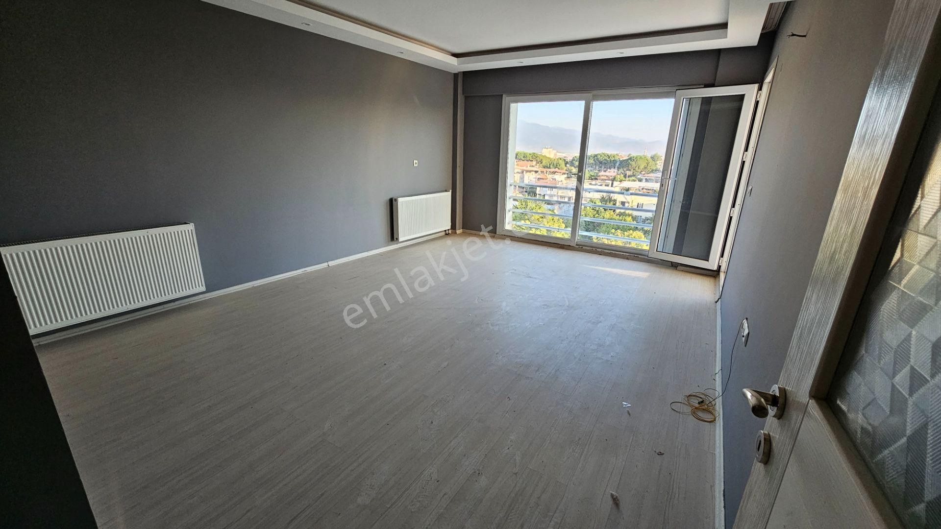 Göçmen Gayrimenkul'den Yeşil Mah.3+1 Kiralık Arakat Daire