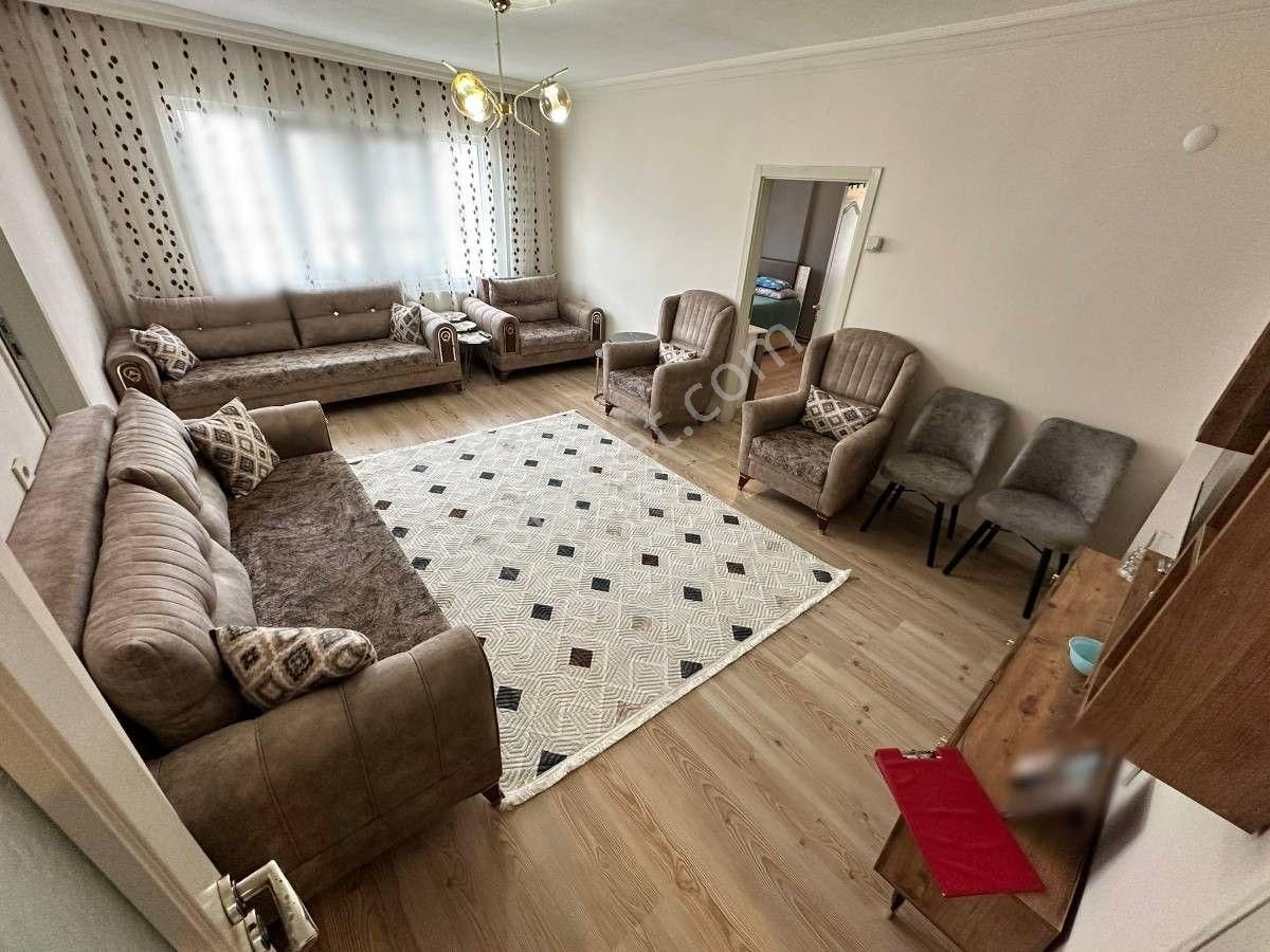 M.çakmak Mah'de 3+1 115m2 Ön Cephede Yapılı Katda Daire