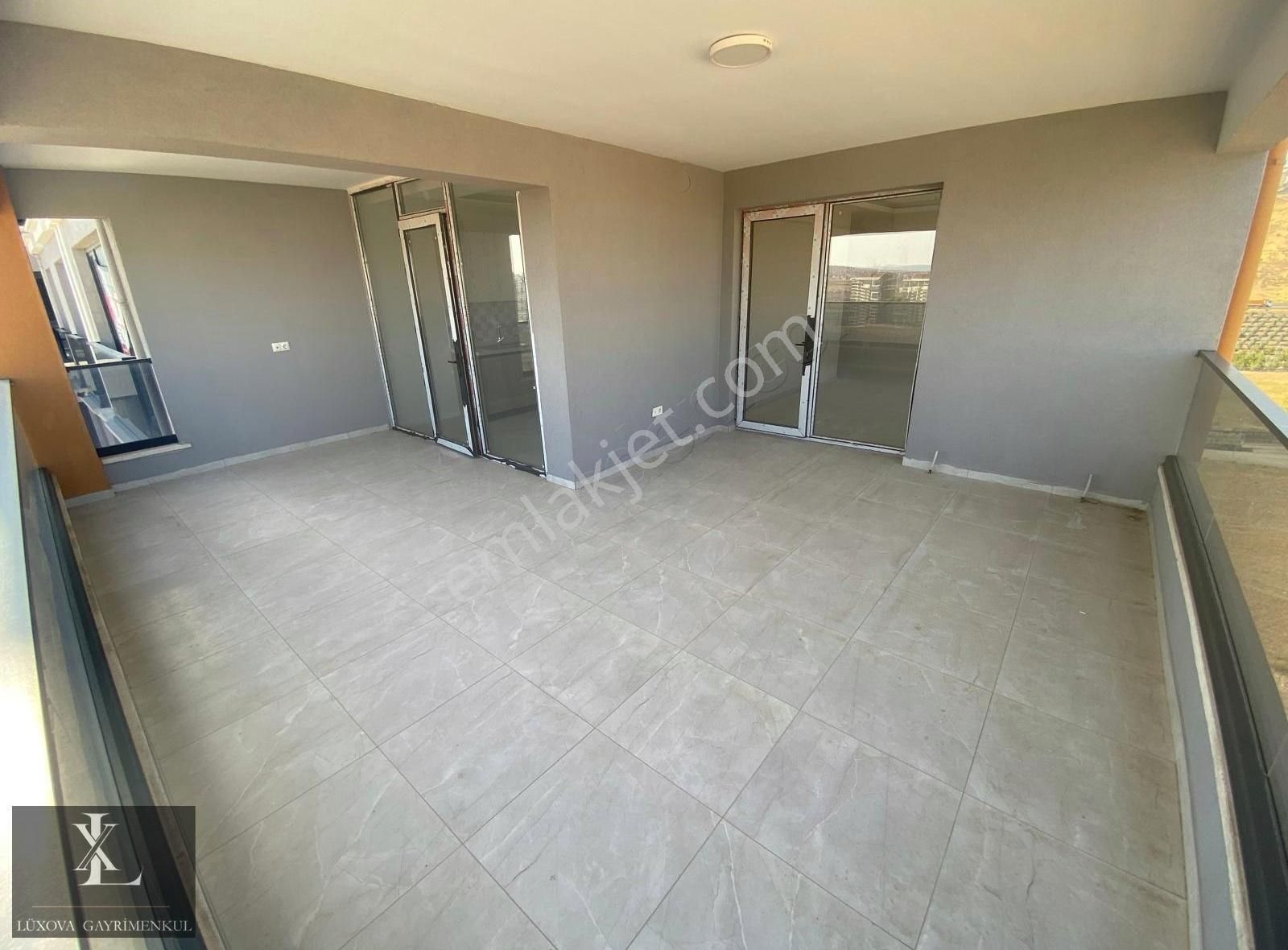 Ovacıkta Forum Avm Yakını 4+1 200 M2 Teras Balkonlu Kupon Daire - Görsel 27