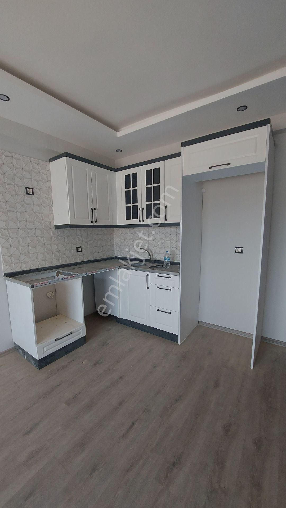 Birlik'ten Çarkıparede 1+1 Hasarsız İskanlı Kiralık Daire