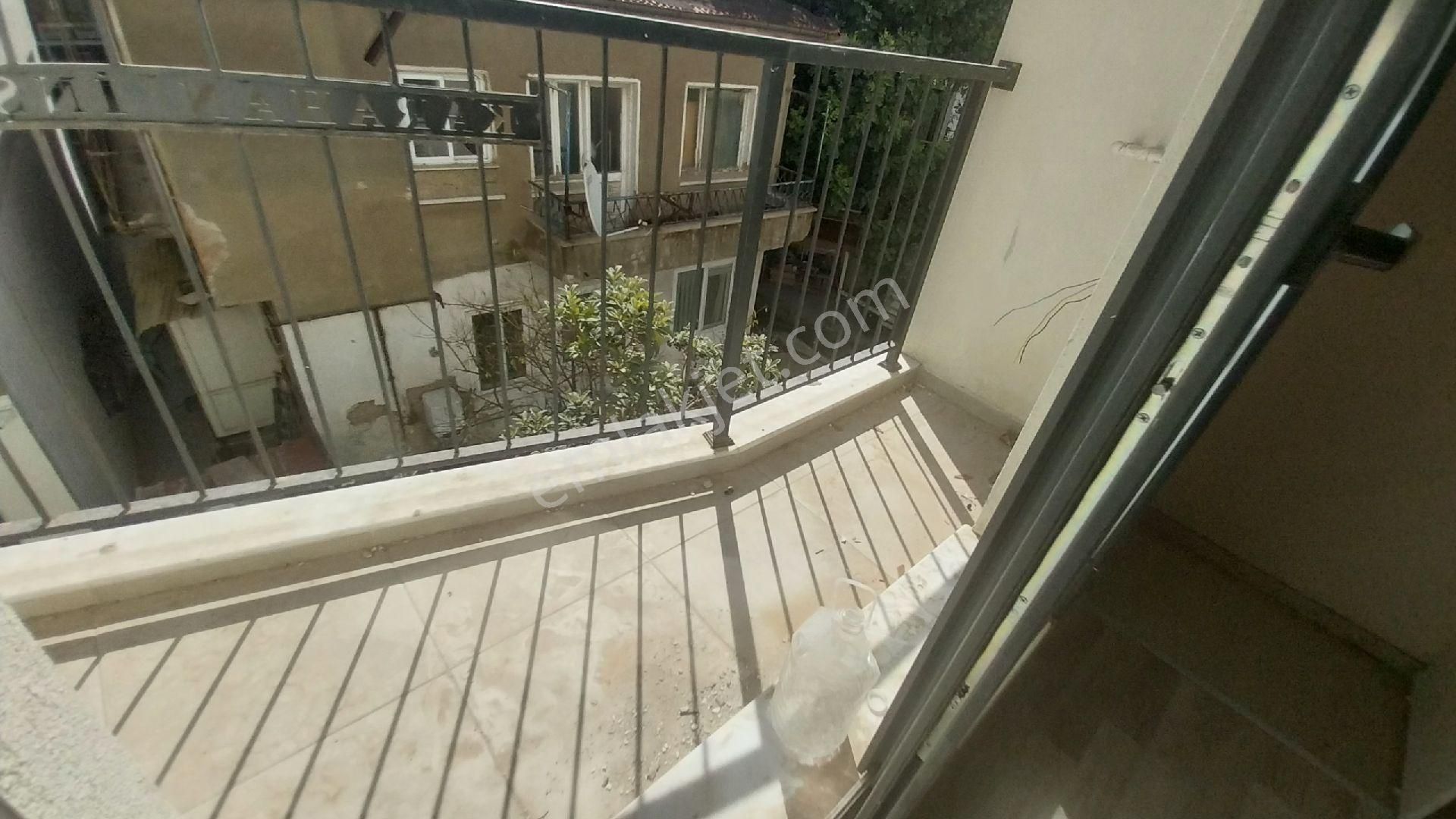 Buca Hürrüyet Mahallesinde Ara Kat Kapalı Mutfak Asansörlü Daire Satılıktır - Görsel 11