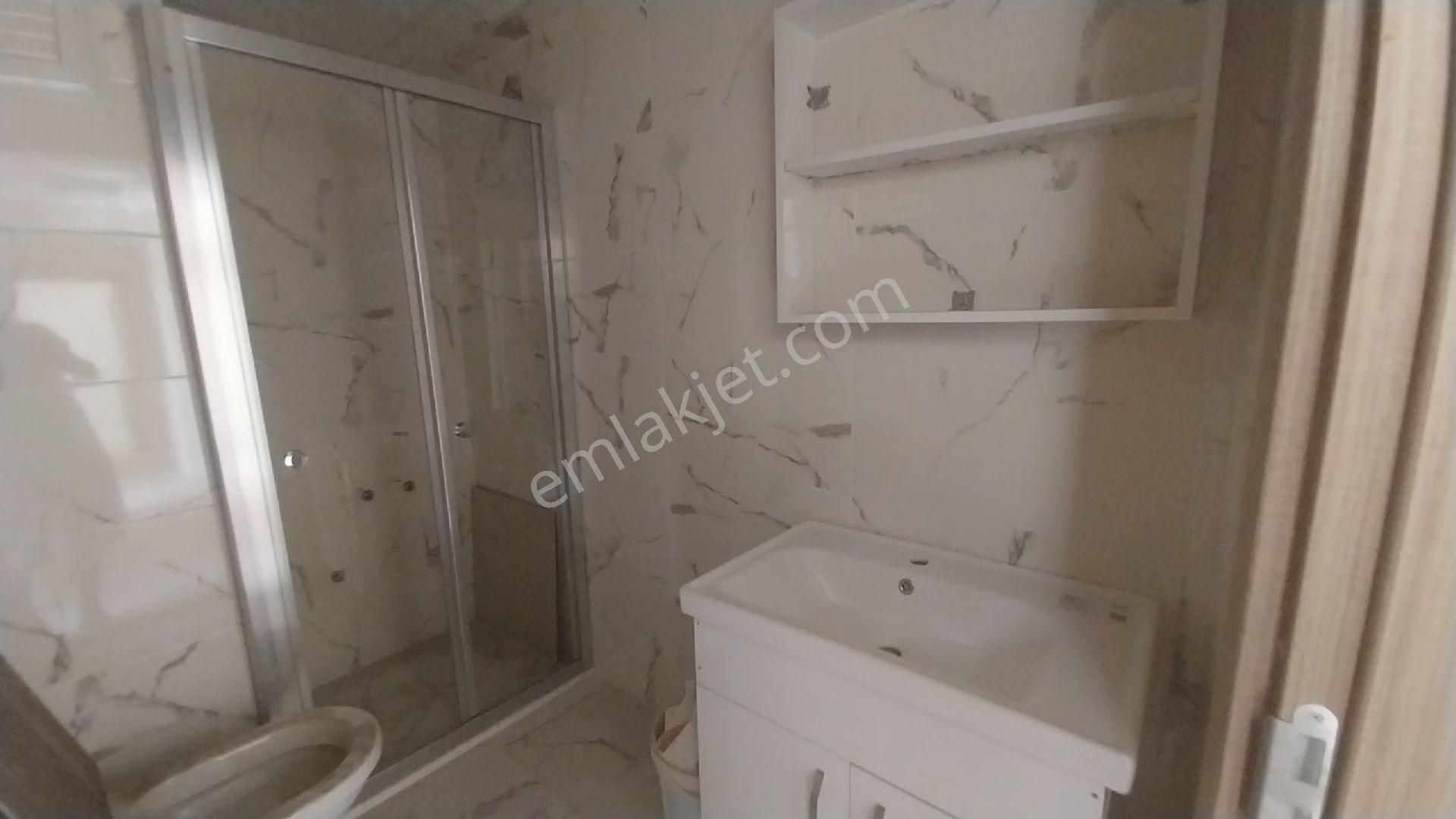 Buca Hürrüyet Mahallesinde Ara Kat Kapalı Mutfak Asansörlü Daire Satılıktır - Görsel 2