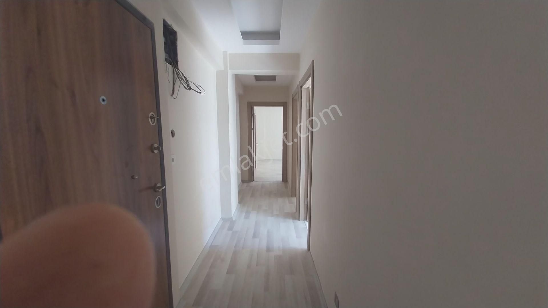 Buca Hürrüyet Mahallesinde Ara Kat Kapalı Mutfak Asansörlü Daire Satılıktır - Görsel 6