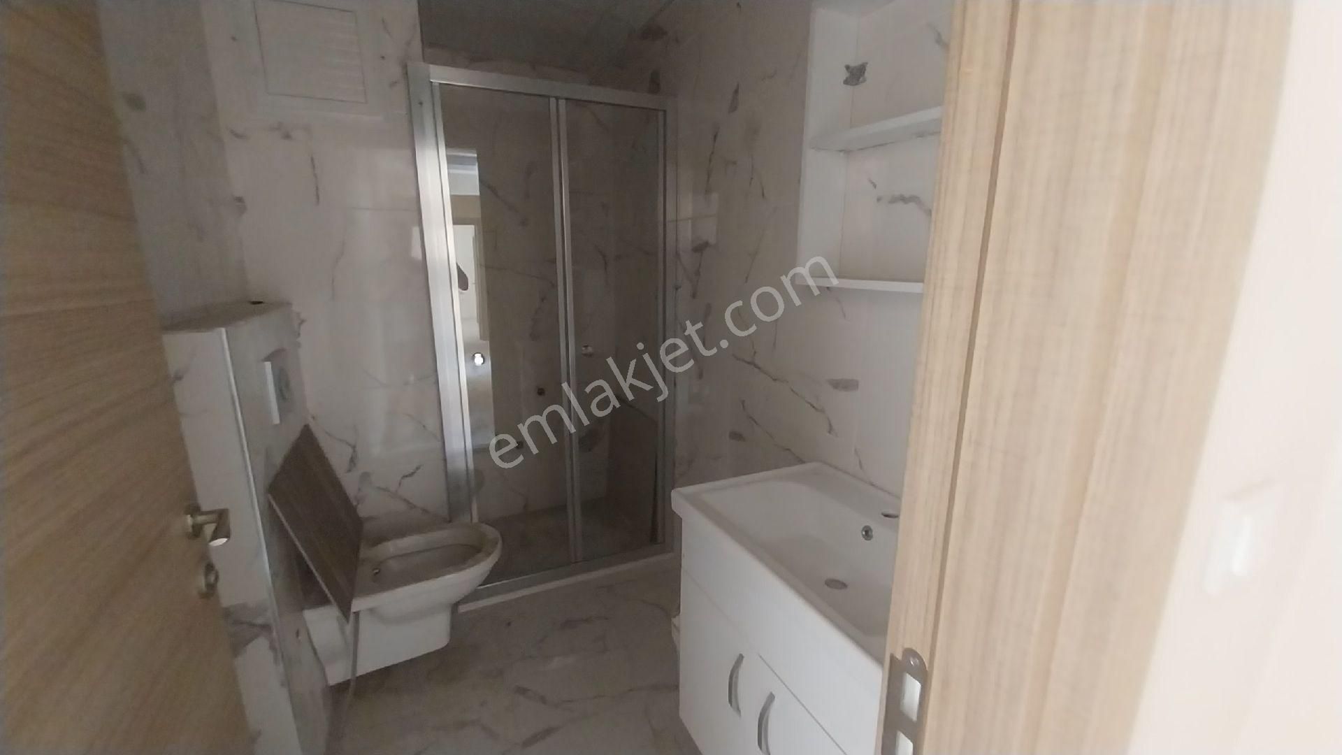 Buca Hürrüyet Mahallesinde Ara Kat Kapalı Mutfak Asansörlü Daire Satılıktır - Görsel 4