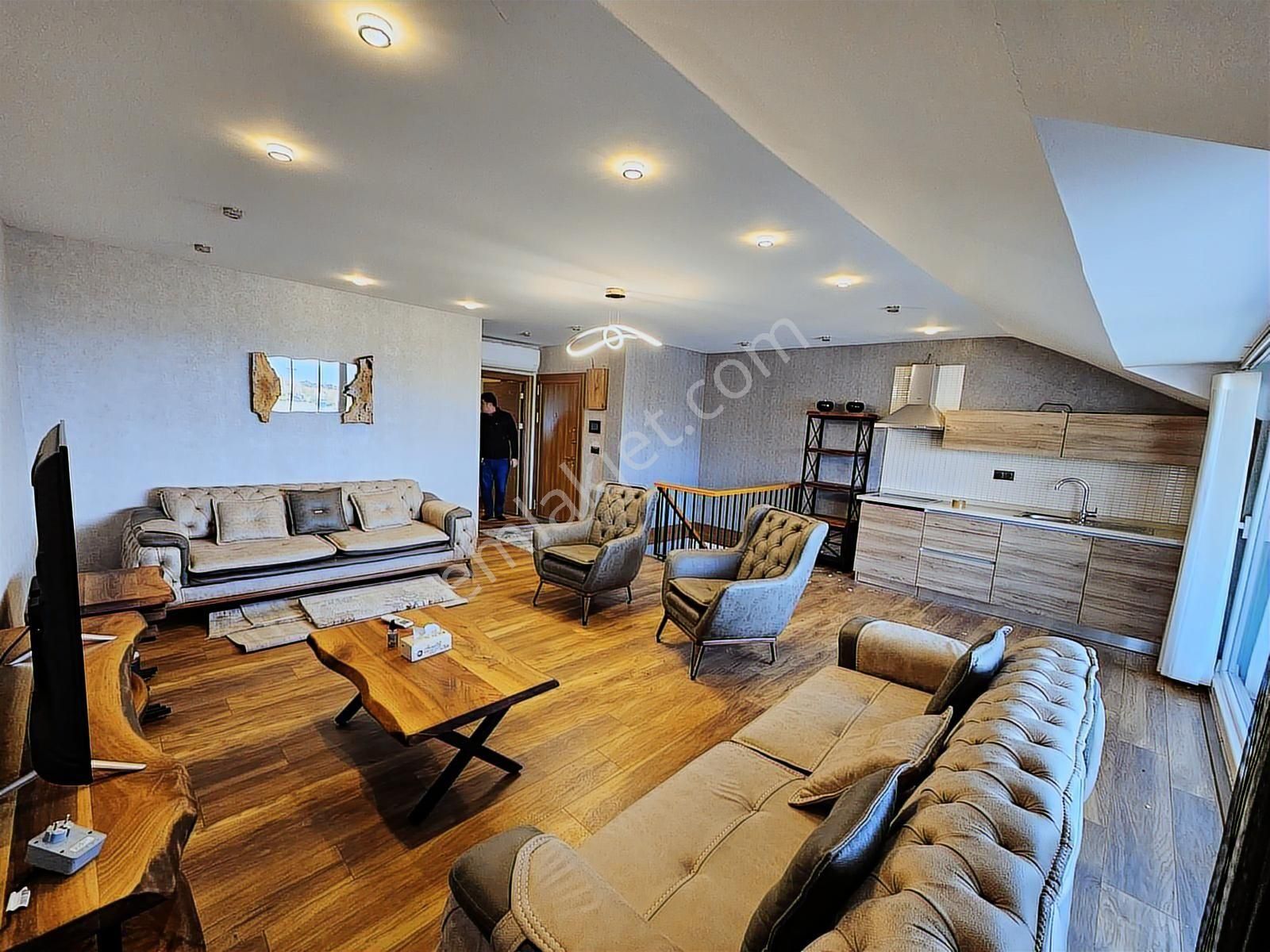 Kavaklı Mahallesin'de Kısa Katlı 3+2 Dubleks Daireنتكلم العربية - Görsel 12