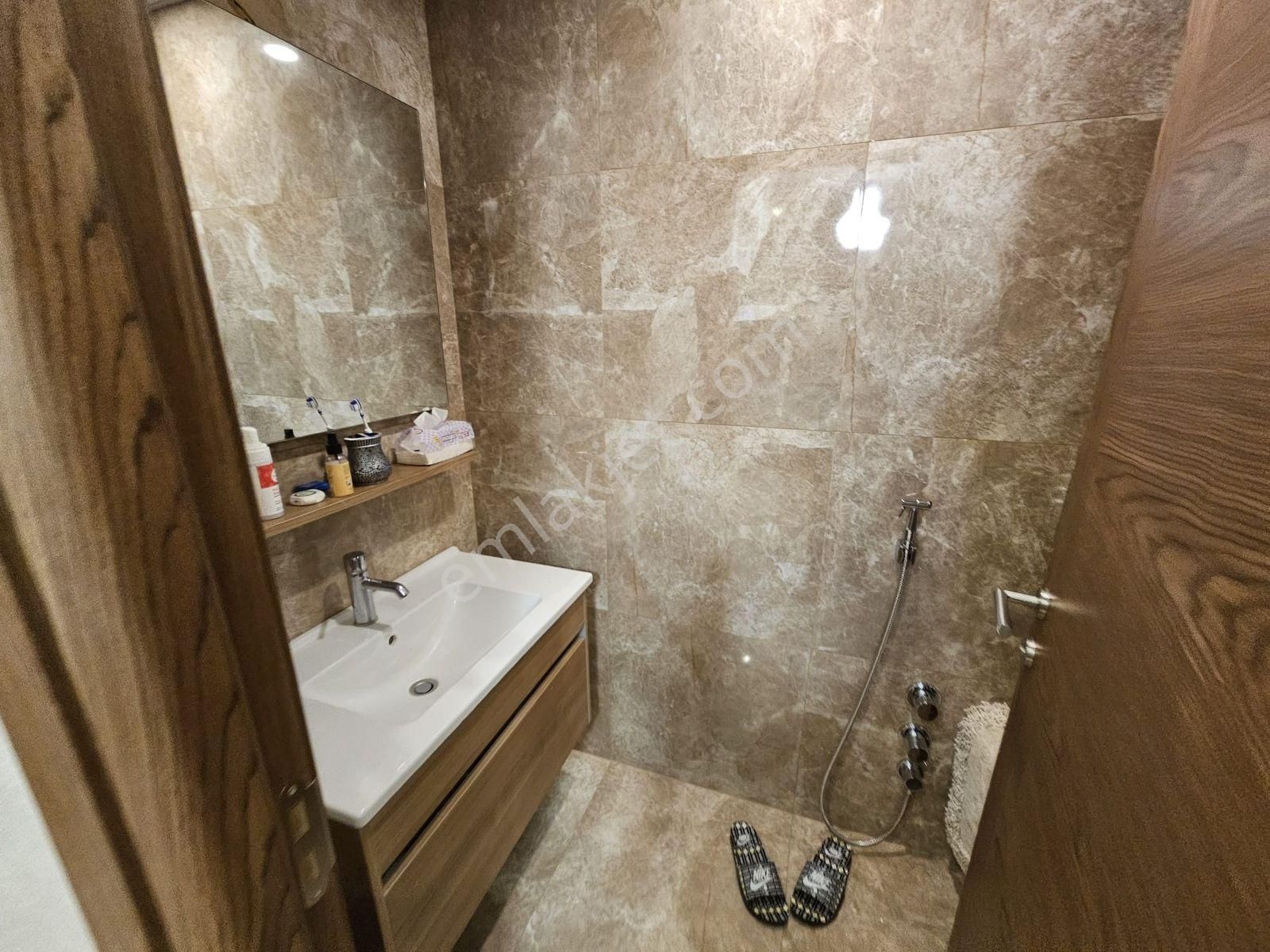 Kavaklı Mahallesin'de Kısa Katlı 3+2 Dubleks Daireنتكلم العربية - Görsel 6