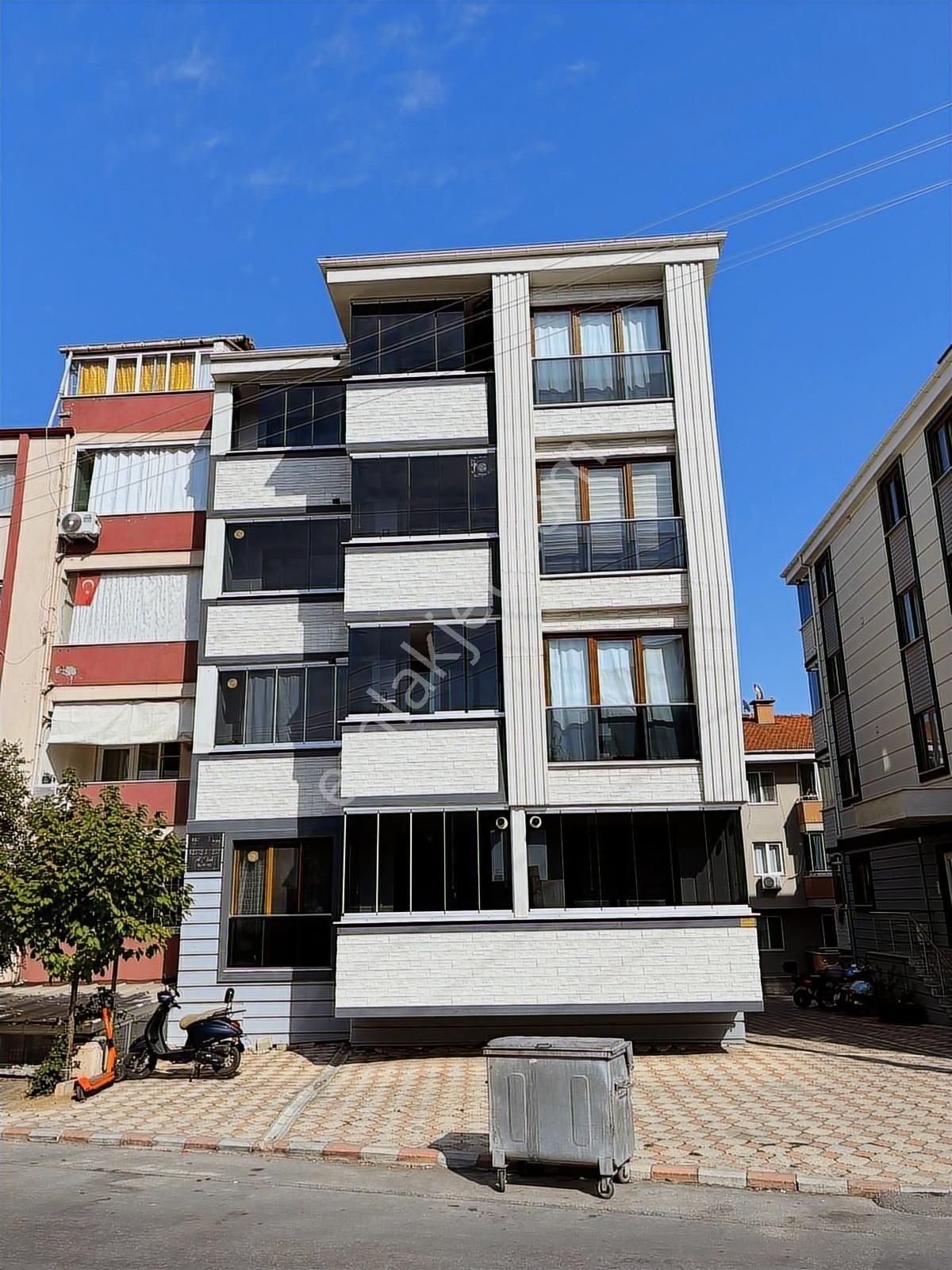 Cb King'den Plevne Mahallesi'nde Kiralık Eşyalı 1+1 Daire