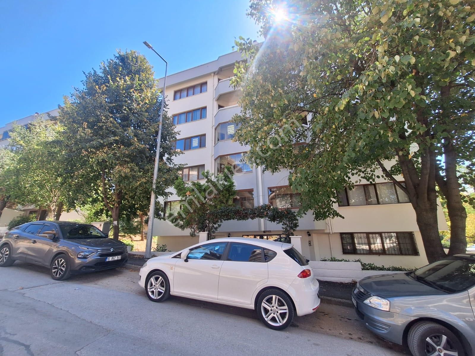 Esen'den Okullara Yakın Site İçi Arakat Kiralık Daire