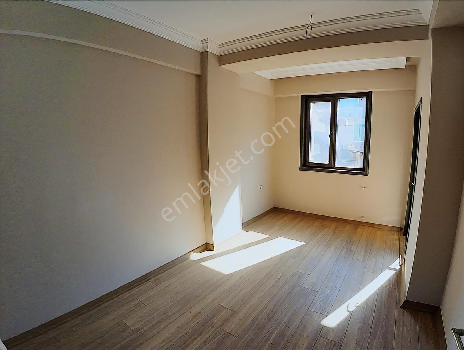 Yeni Foça'da 5+1 Geniş Bahçeli Deniz Manzaralı Havuzlu Villa - Görsel 12