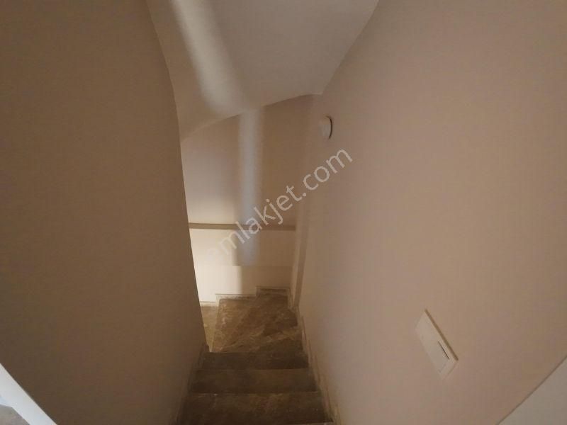 Yeni Foça'da 5+1 Geniş Bahçeli Deniz Manzaralı Havuzlu Villa - Görsel 6