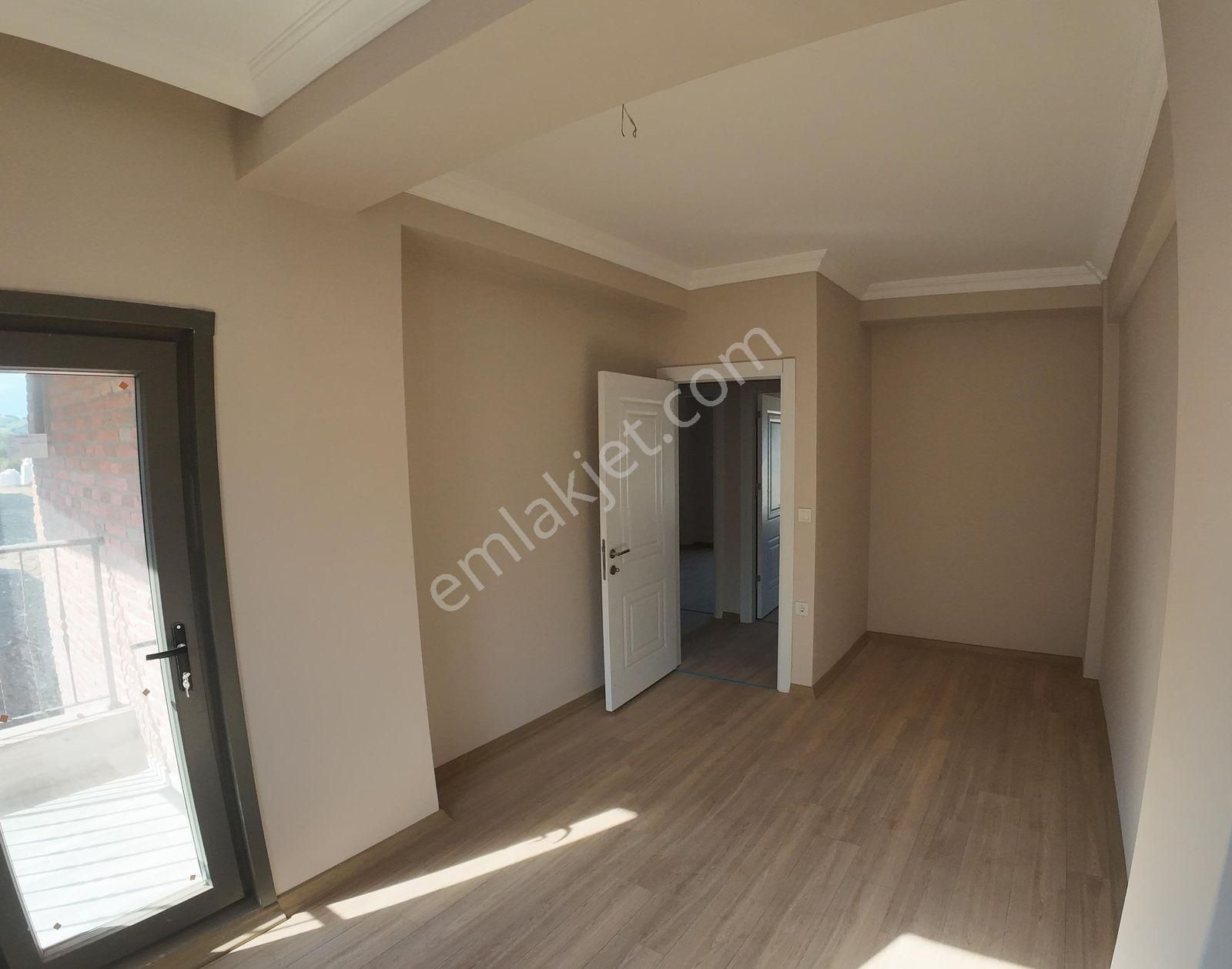 Yeni Foça'da 5+1 Geniş Bahçeli Deniz Manzaralı Havuzlu Villa - Görsel 5