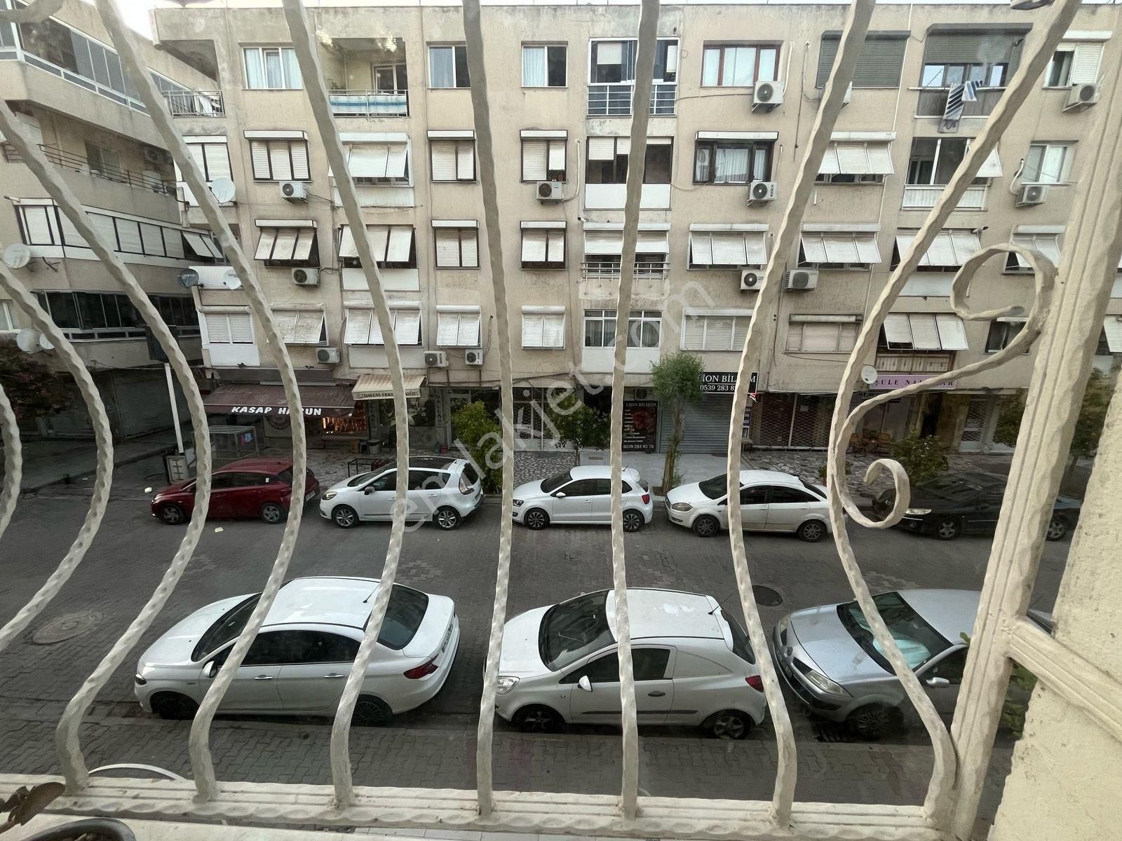 Bayraklı Sevgiyolu Yanında Tadilatlı Ara Kat 2+1 - Görsel 23