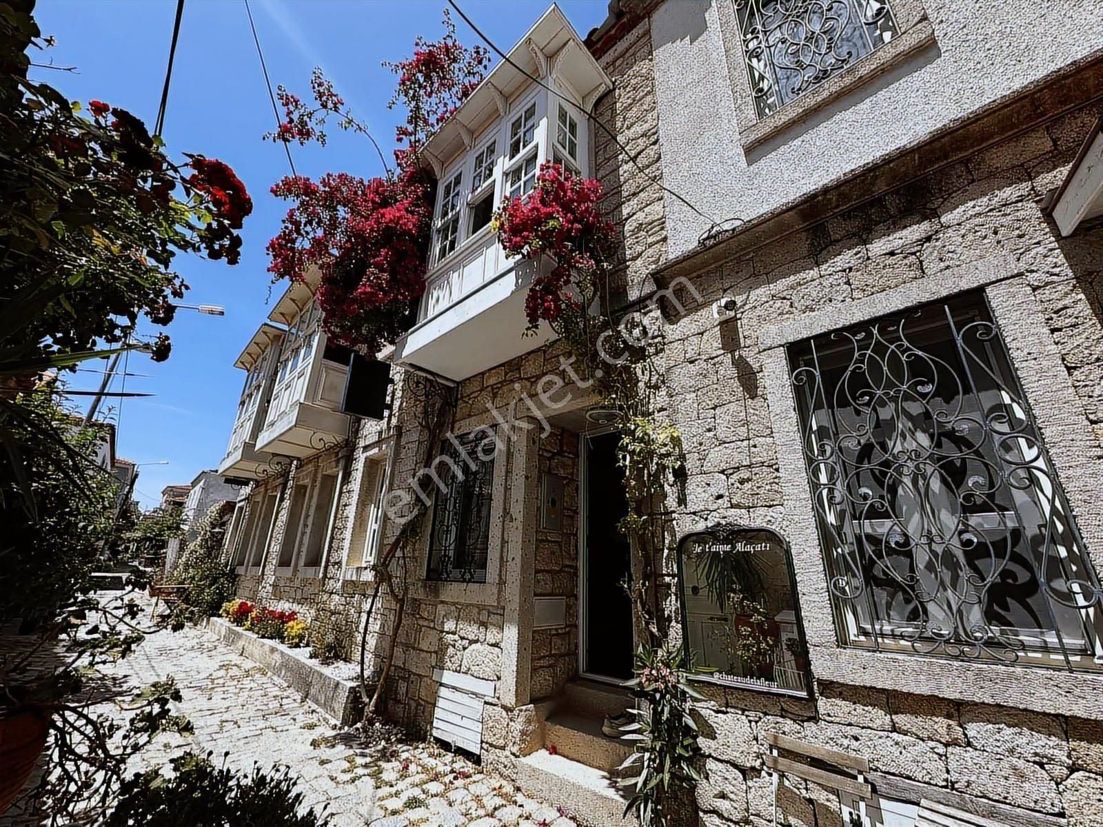 Çeşme Alaçatı Da Satılık Cumbalı Villa - Görsel 10