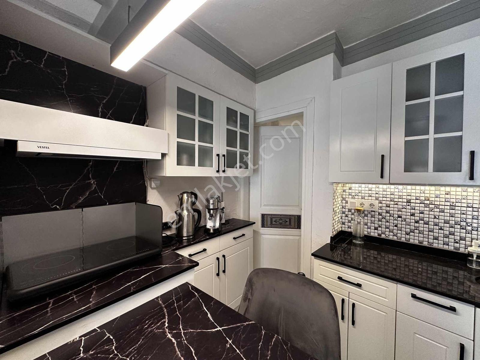 Çeşme Alaçatı Da Satılık Cumbalı Villa - Görsel 15