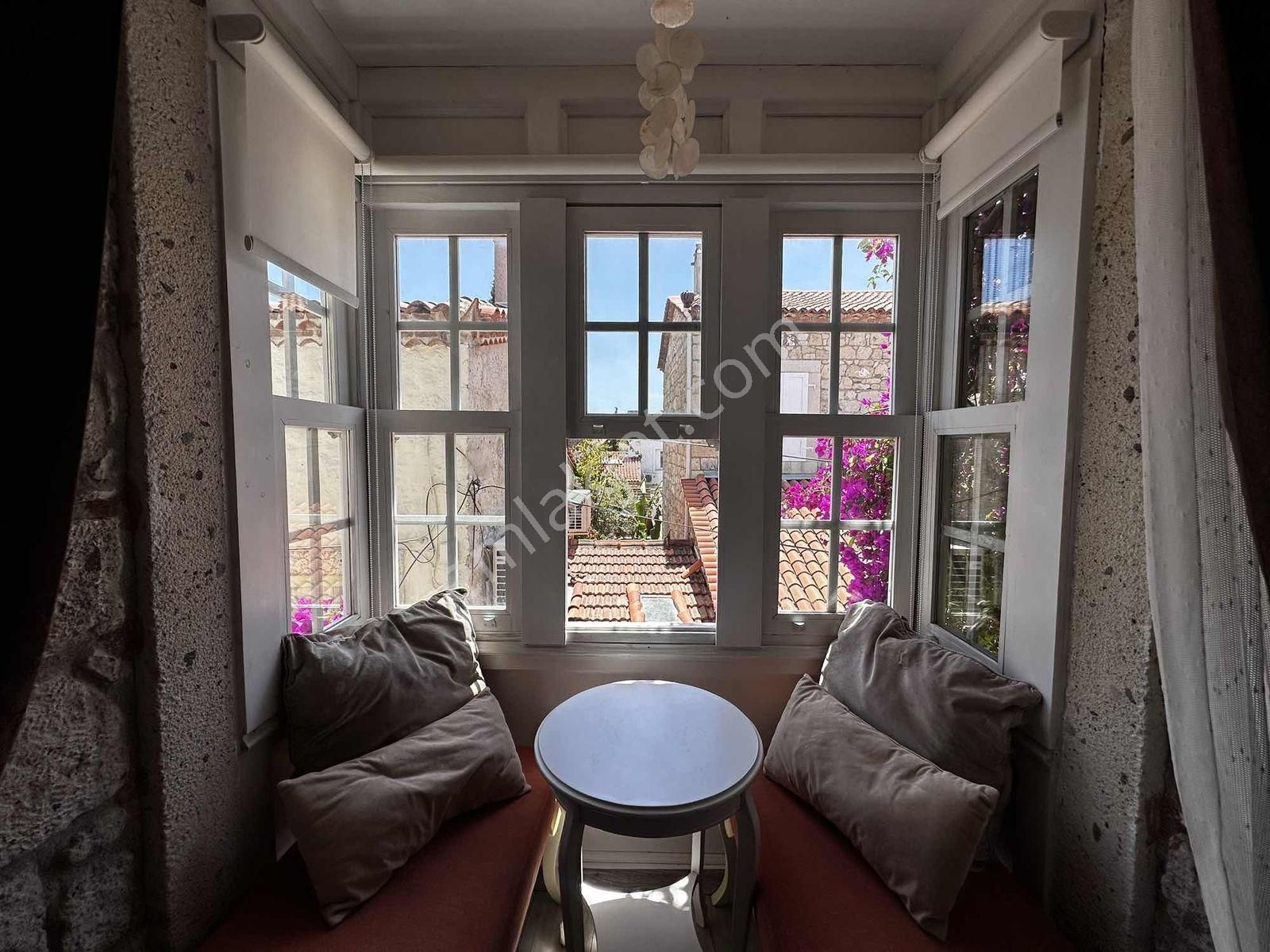 Çeşme Alaçatı Da Satılık Cumbalı Villa - Görsel 24