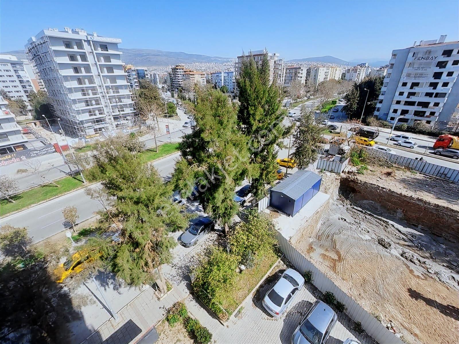 Bayraklı Mansuroğlunda Ön Cephe Ana Cadde Takasa Açık 3+1 Daire - Görsel 8