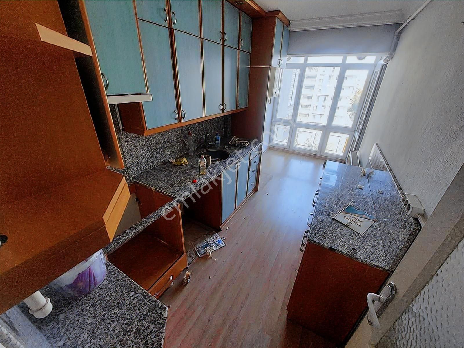 Bayraklı Mansuroğlunda Ön Cephe Ana Cadde Takasa Açık 3+1 Daire - Görsel 16