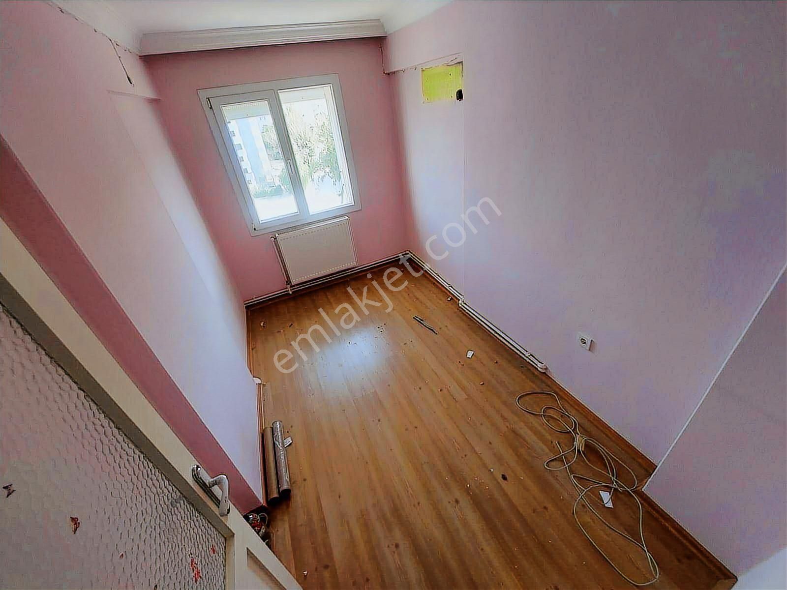 Bayraklı Mansuroğlunda Ön Cephe Ana Cadde Takasa Açık 3+1 Daire - Görsel 12