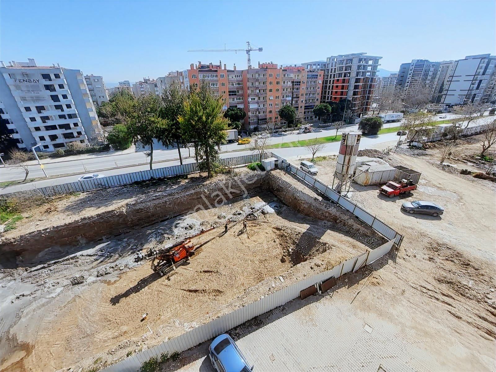 Bayraklı Mansuroğlunda Ön Cephe Ana Cadde Takasa Açık 3+1 Daire - Görsel 13