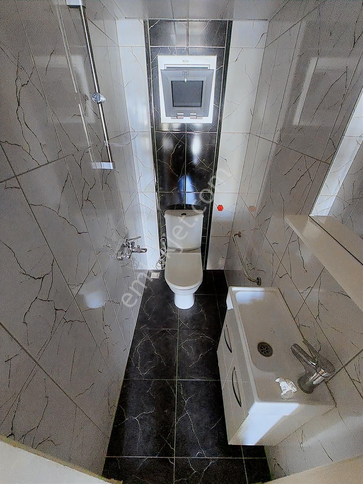 Bayraklı Mansuroğlunda Ön Cephe Ana Cadde Takasa Açık 3+1 Daire - Görsel 15