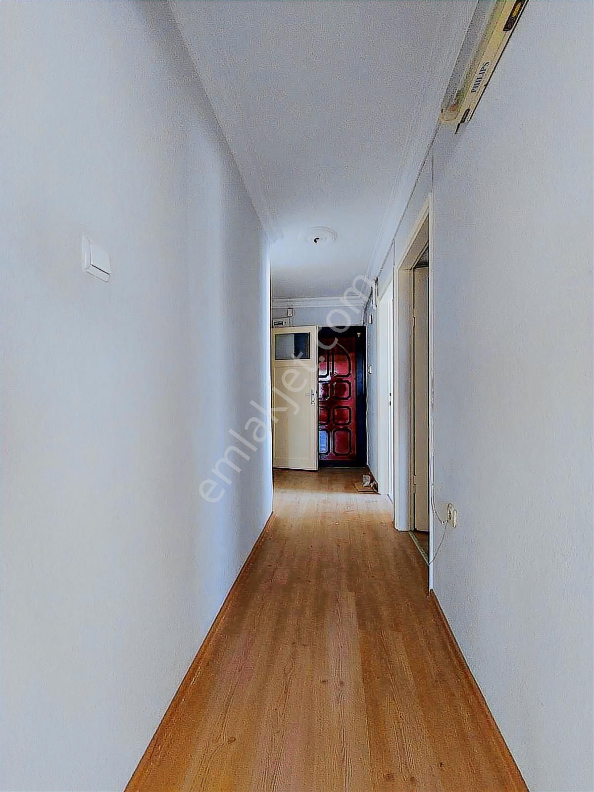 Bayraklı Mansuroğlunda Ön Cephe Ana Cadde Takasa Açık 3+1 Daire - Görsel 4