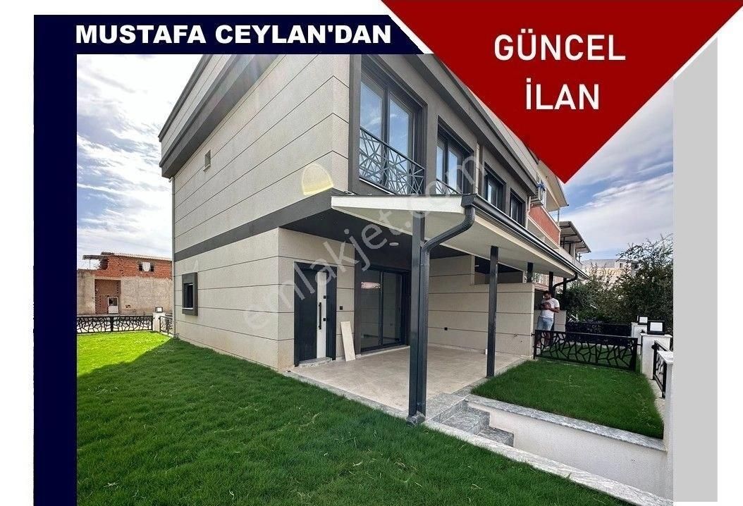 Seferihisarın Sahil Beldesi Doğanbeyde Denize Plaja 300 Metre Mesafede 3+1 Yazlık Villa