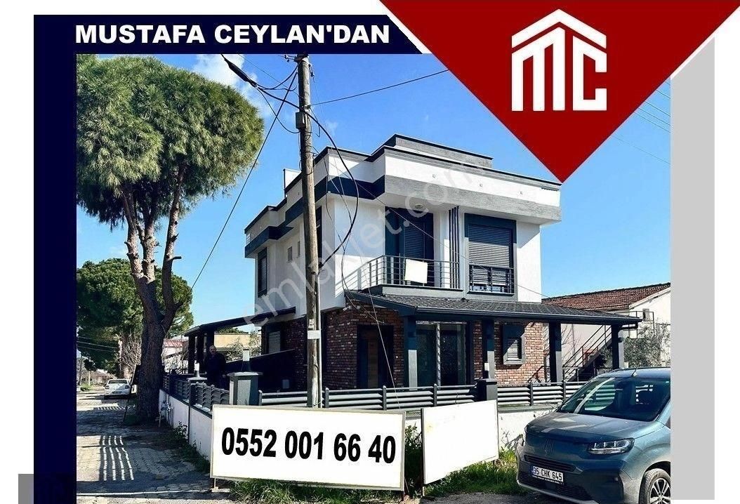 Seferihisar Doğanbey Atatürkte 2+1 Satılık Bahçeli Köşe Villa
