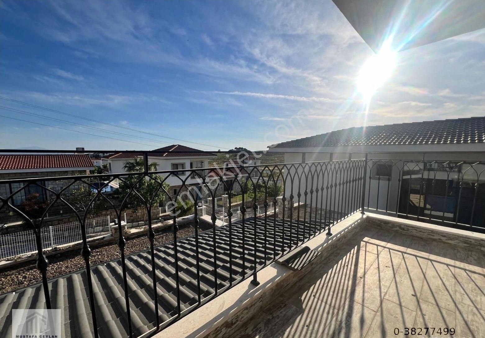 Seferihisar Akarcada 430m2 Arsa İçinde 4+1 Müstakil Villa /// Zemin Katta Yatak Odası Var - Görsel 18