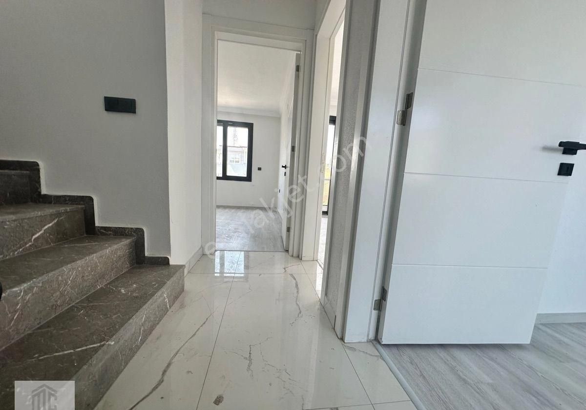 Seferihisar Doğanbey Cumhuriyette 3+1 Büyük Bahçeli Gebiş Odalı Villa - Görsel 8