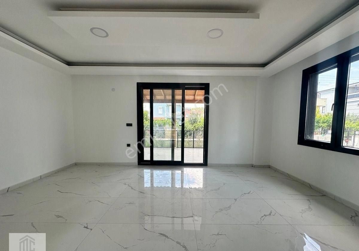 Seferihisar Doğanbey Cumhuriyette 3+1 Büyük Bahçeli Gebiş Odalı Villa - Görsel 14