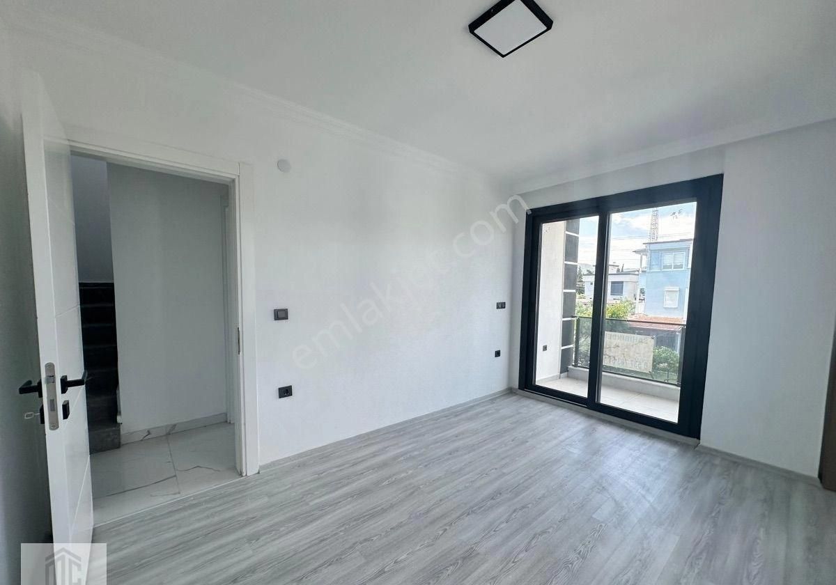 Seferihisar Doğanbey Cumhuriyette 3+1 Büyük Bahçeli Gebiş Odalı Villa - Görsel 19