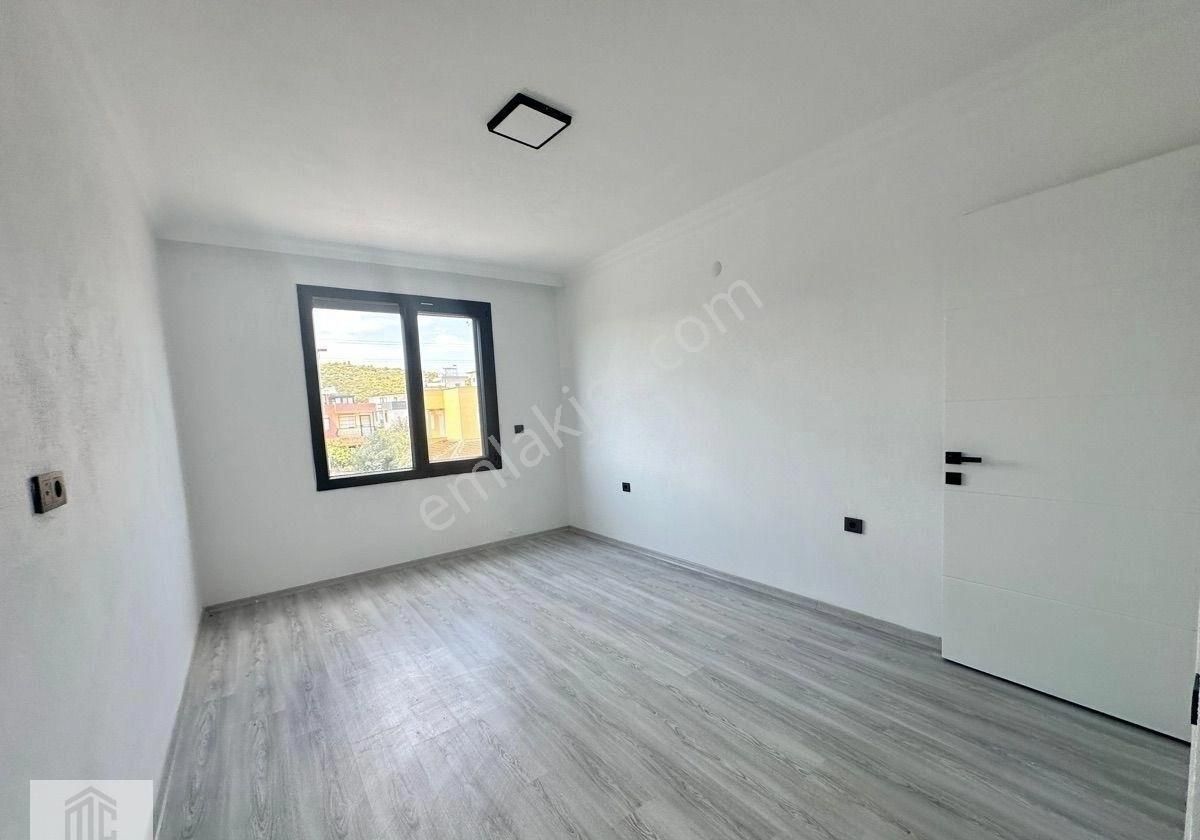 Seferihisar Doğanbey Cumhuriyette 3+1 Büyük Bahçeli Gebiş Odalı Villa - Görsel 15