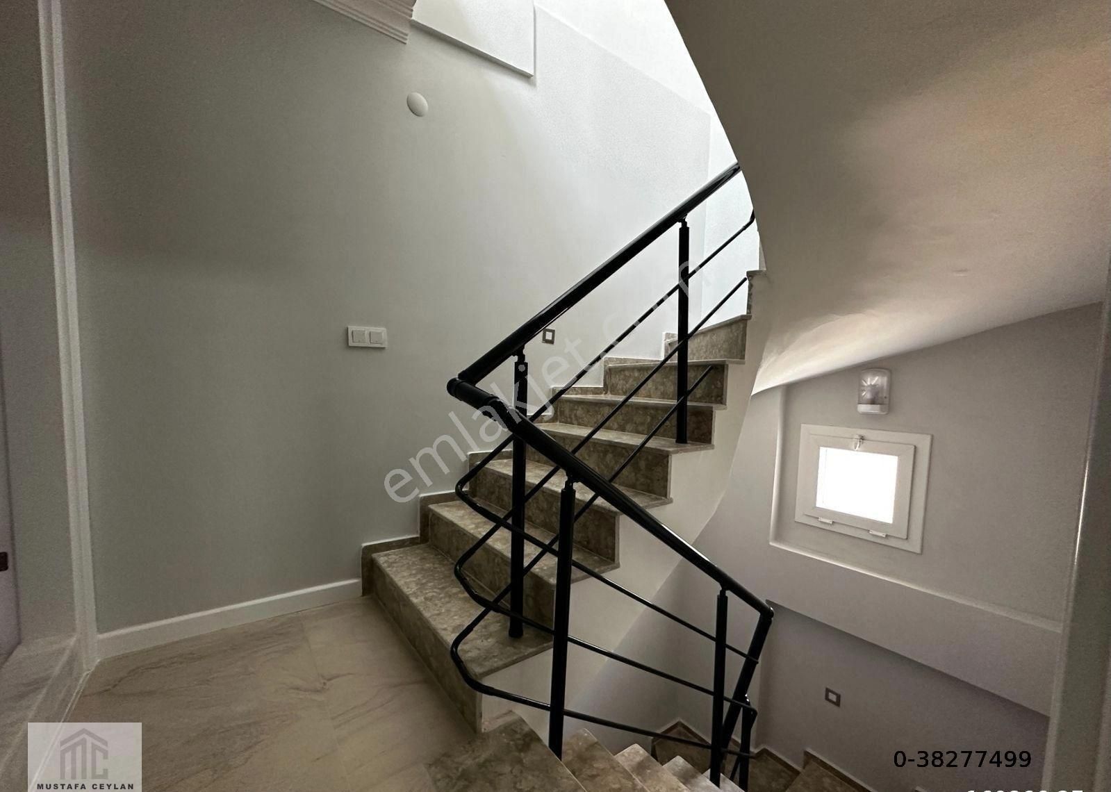 Seferihisar Doğanbeyde 3+1 Tribleks Villa / 2 Banyo / Geniş Bahçeli Lüks Villa Satılık - Görsel 22