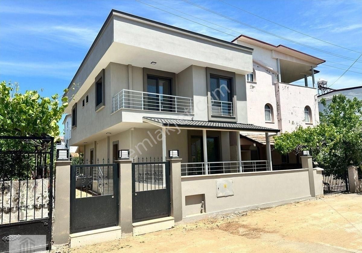 İzmir Seferihisar Payamlıda 2+1 Satılık Villa Denize Yakın 450metre Mesafede