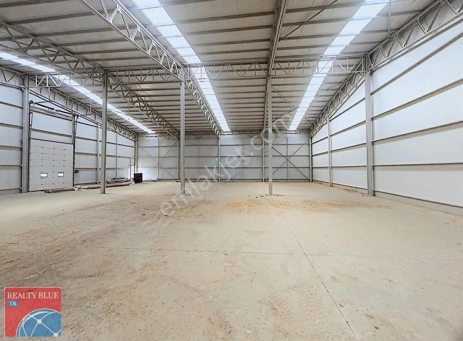 Uğur Demirhas'dan Kiralık 1050 M2 Depo