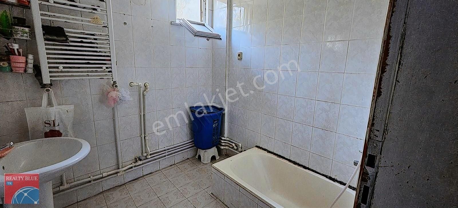 Sultanbeyli Merkez Satılık 2+1 Arakat Daire