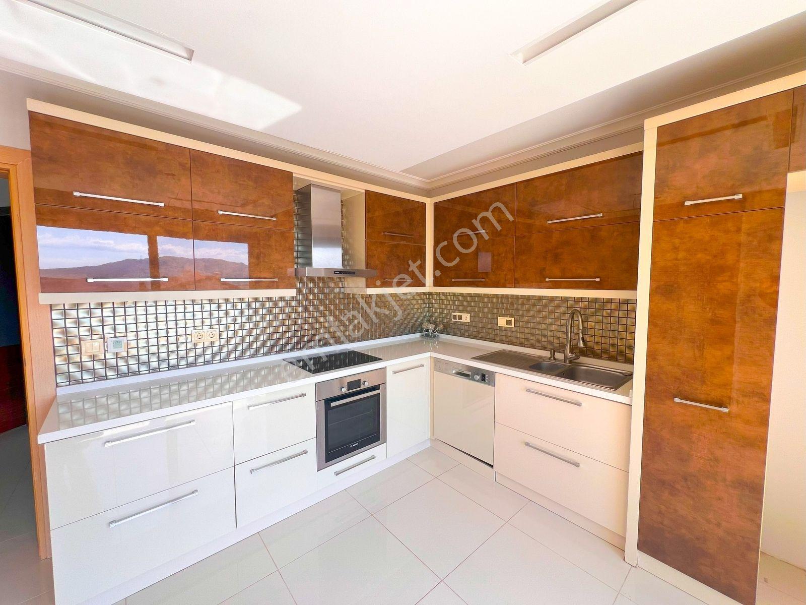 Kahramandere' De Havuzlu, Güvenlikli Sitede, 5+2 Müstakil Villa - Görsel 13