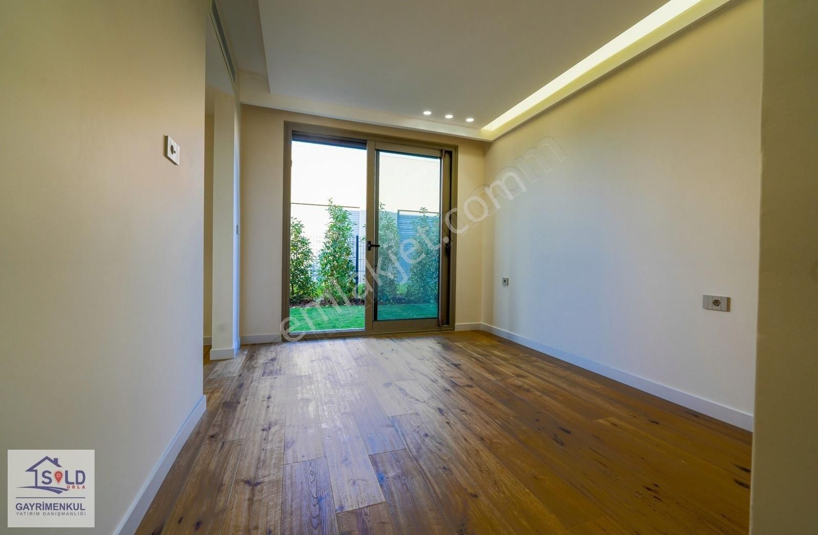 Urla'da Yatay Mimari Satılık 4+1 Tam Müstakil Havuzlu Villa - Görsel 28